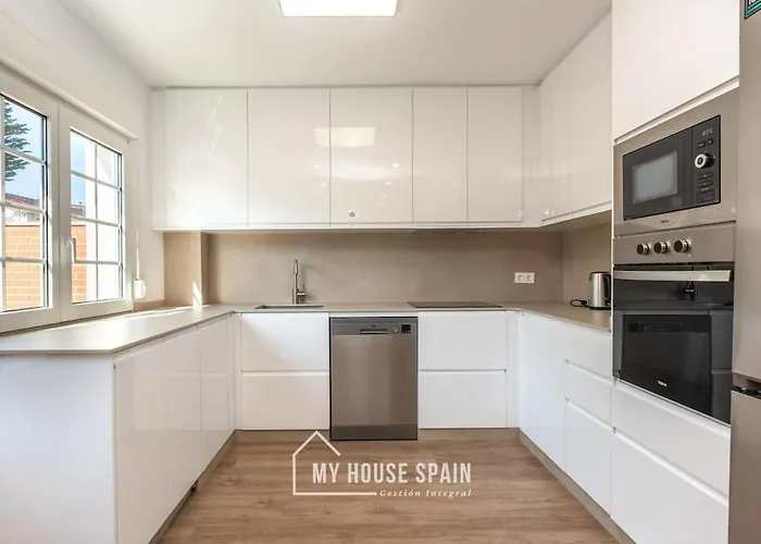 Myhousespain - Hermosa Casa Con Jardin En גיחון