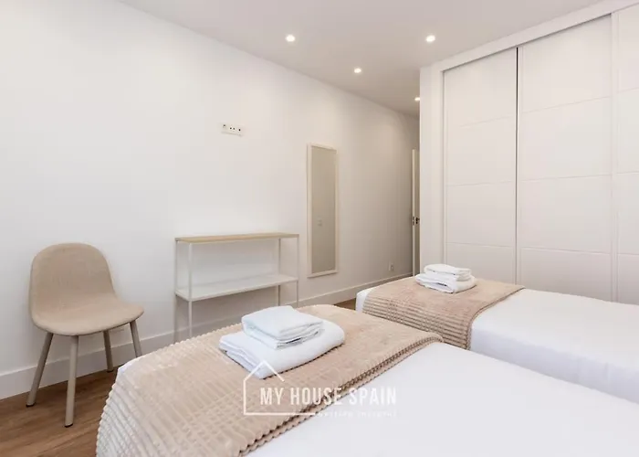 Myhousespain - Hermosa Casa Con Jardin En Tatil Evi